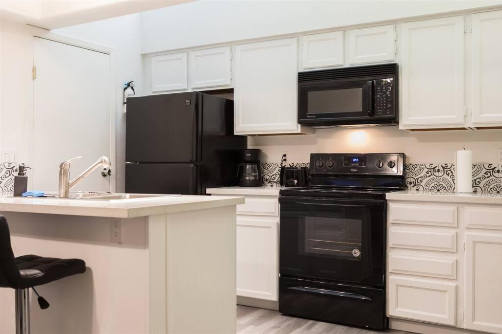Cozy Condo Near Mcc With Pool, Bbq, Covered Parking Mesa Exterior photo